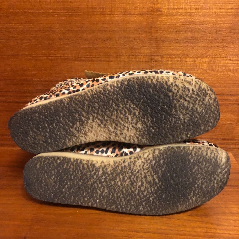 Clarks Leopard Print Moccasins - Picture 8 of 10